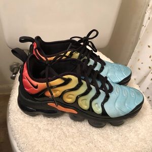 Women’s Sz 7.5 Vapormax